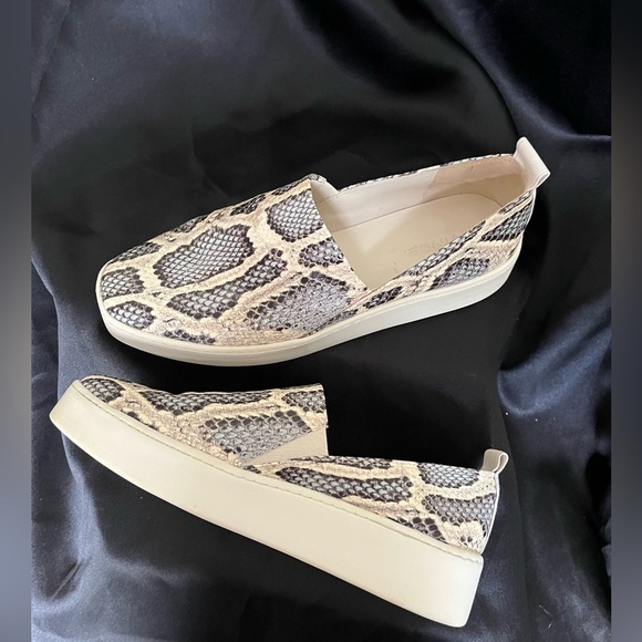 VINCE~PLATFORM~BLUE-~SNAKESKIN~LOAFERS~7.5 - Picture 1 of 12